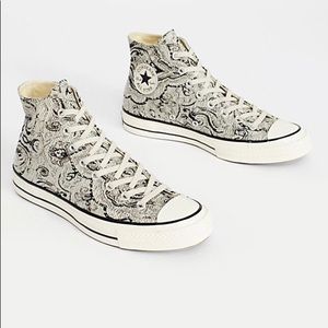 Brocade converse size 9.5 women’s